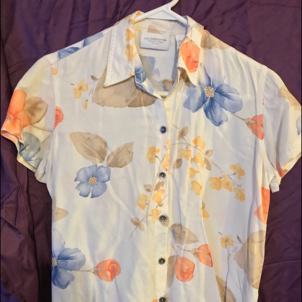 Thin floral short sleeve blouse